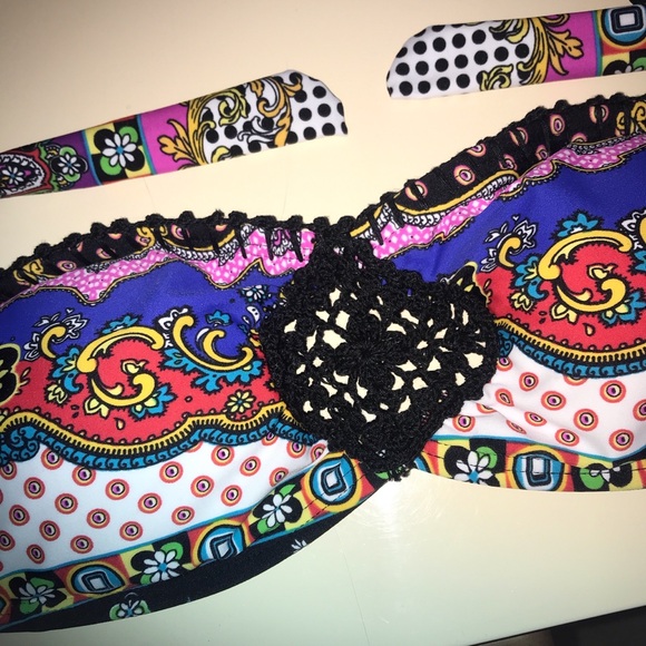 NWOT Size S Mulicolor Crochet Removable Padding Bikini Top - Never Worn - Picture 1 of 4